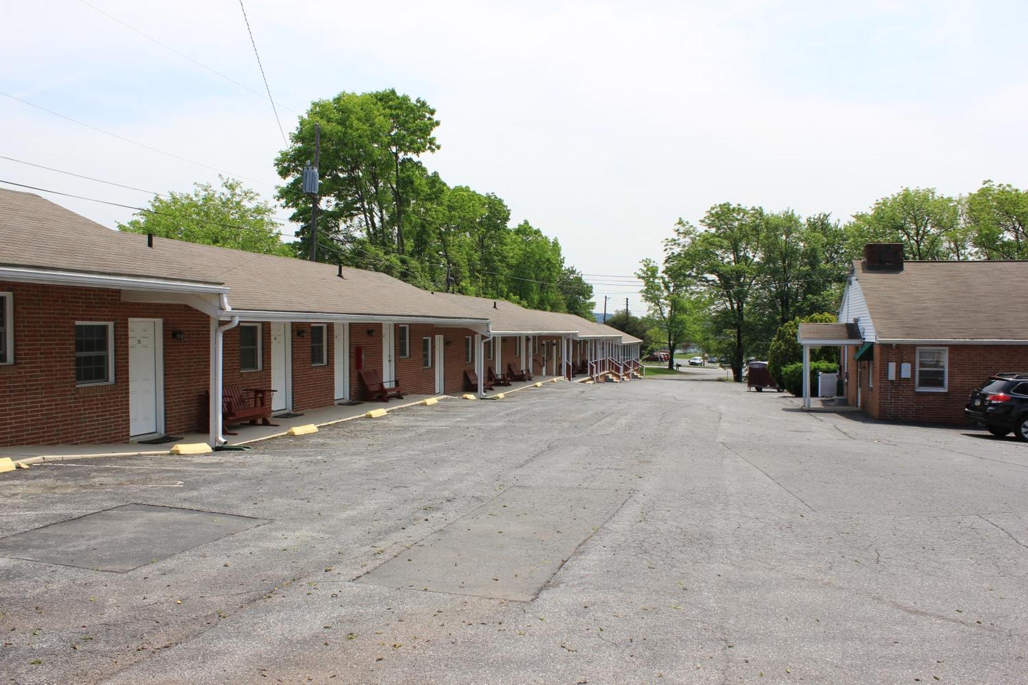 Penn Amish Motel Denver Exterior foto